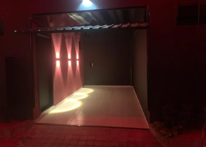 Up Motel